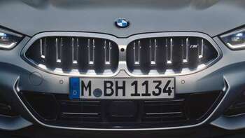 BMW Niere „Iconic Glow“.
