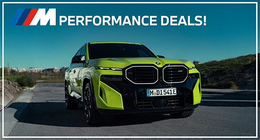 Der BMW XM 50e sticht durch seine massive Bauform und die extrem expressive Lackierung in Sao Paulo Gelb hervor.